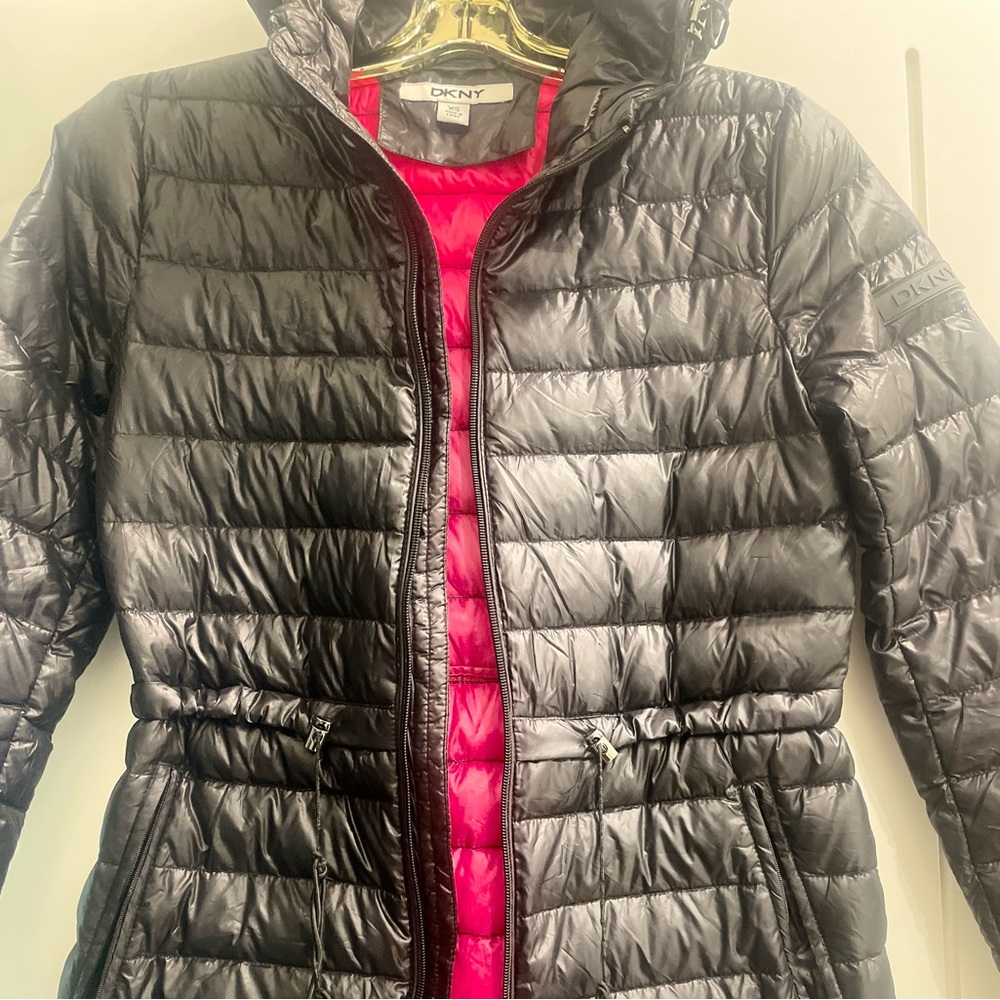 DKNY Black Puffer Jacket with Tailored Fit